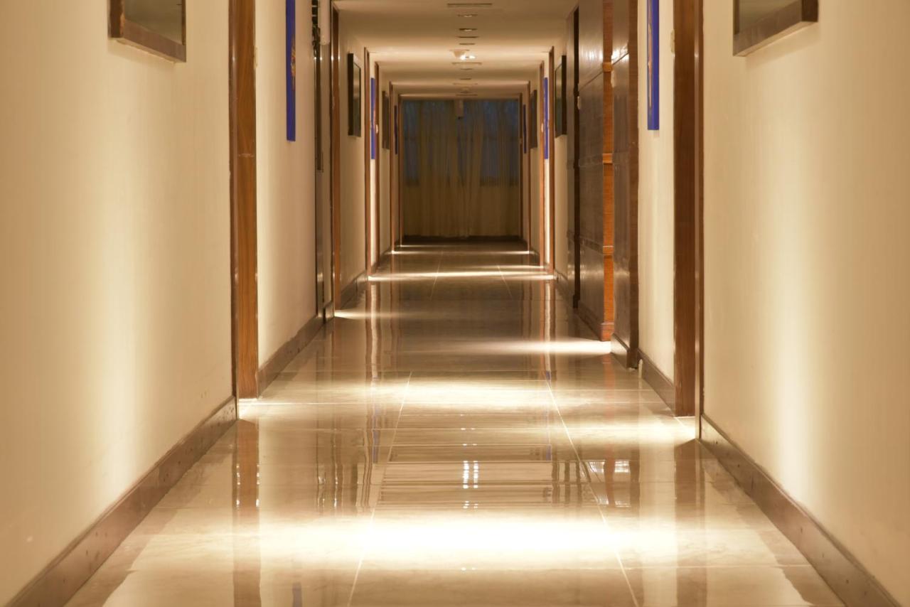 Pride Hotel, Chennai Exterior foto