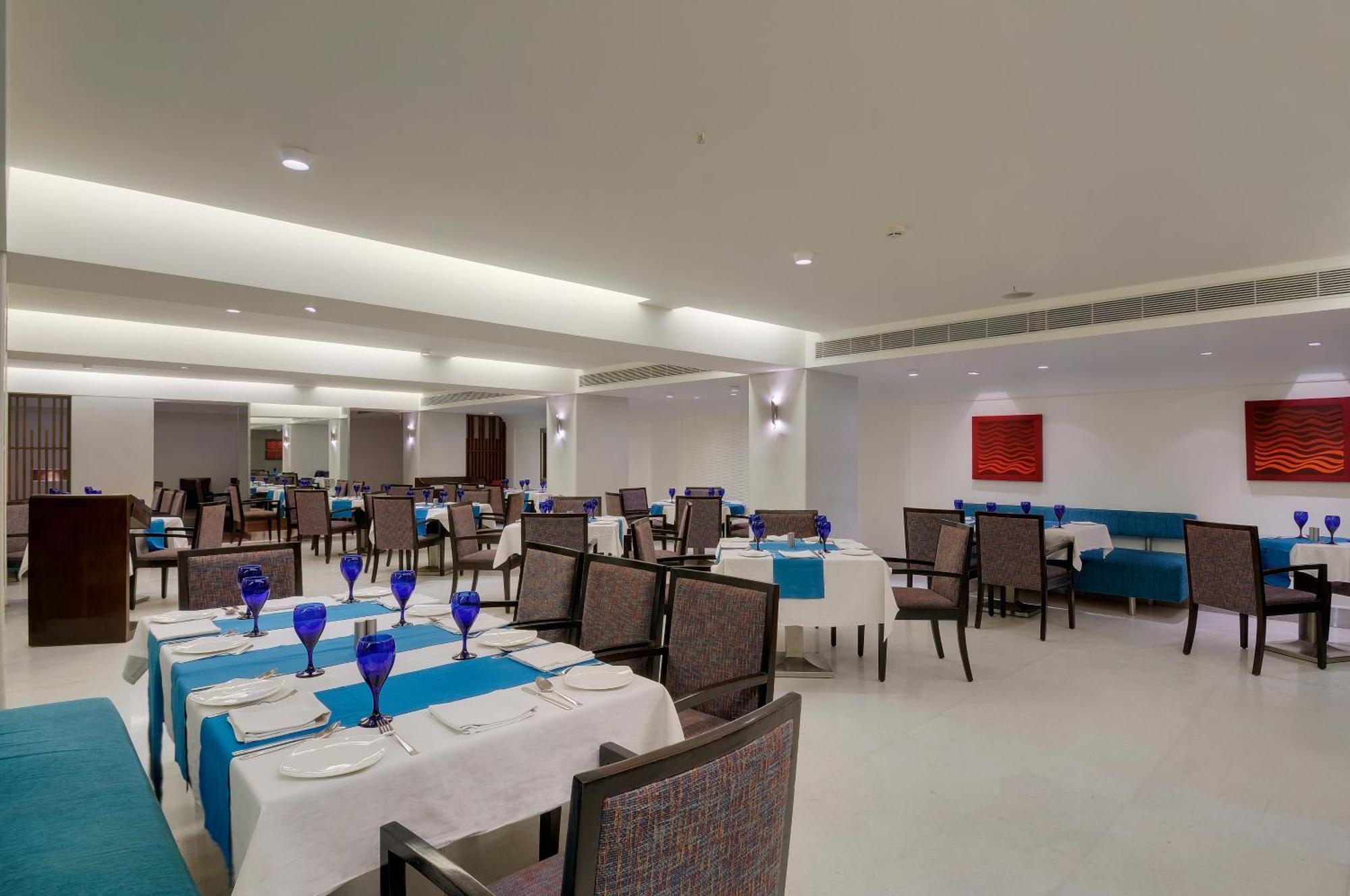 Pride Hotel, Chennai Exterior foto