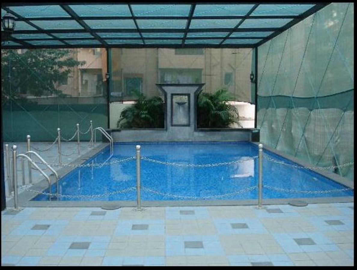 Pride Hotel, Chennai Exterior foto