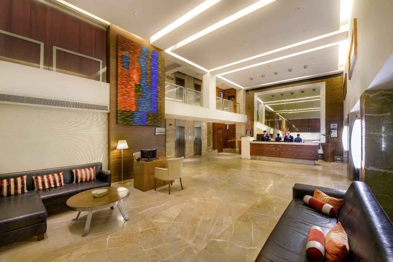 Pride Hotel, Chennai Exterior foto